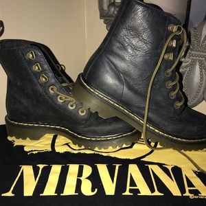 Black original dr martens